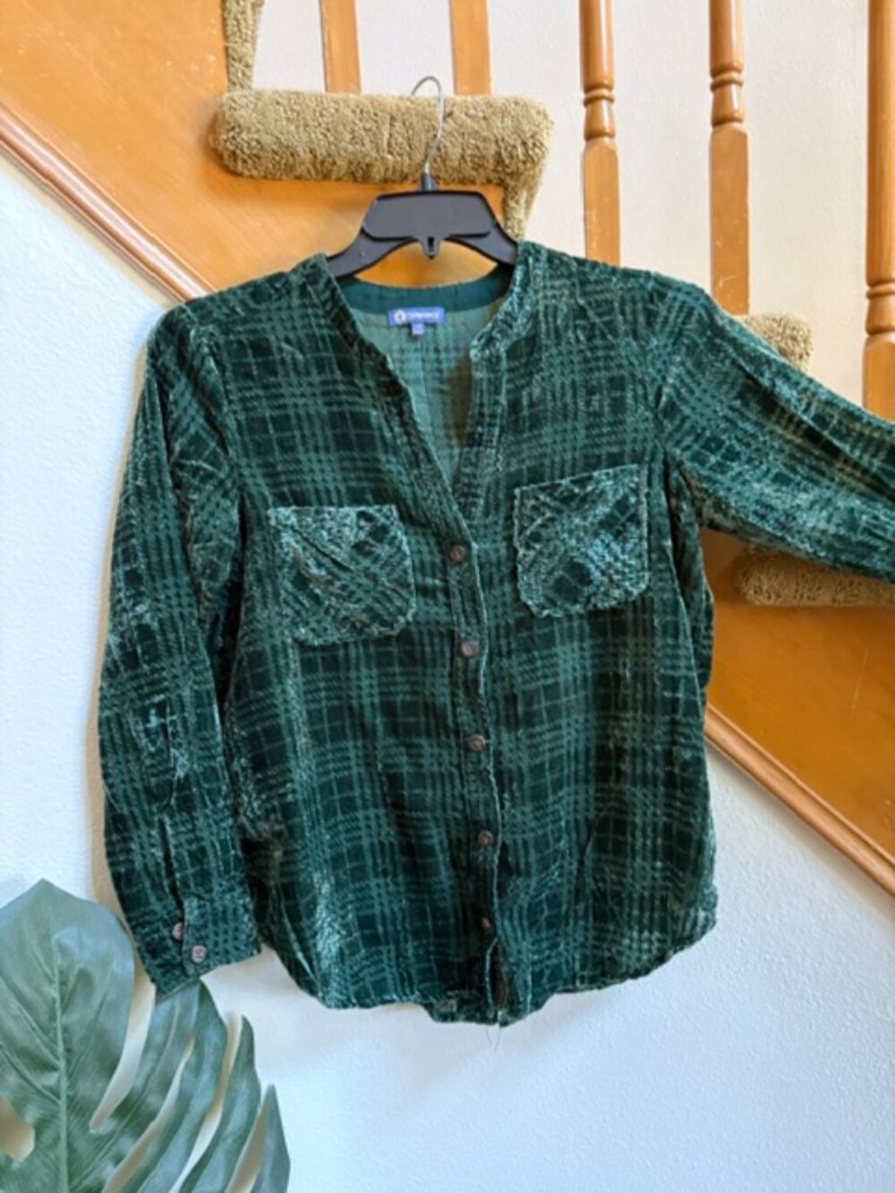 Democracy forest green velvet faux-plaid shirt sz S never worn